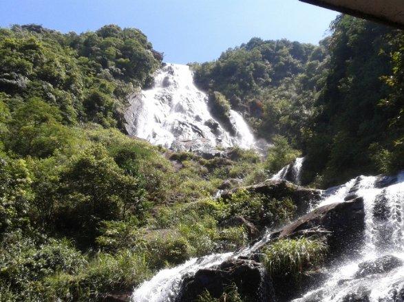 “烽烟滚滚唱英雄,四面青山侧耳听”是什么歌- 机智问答网站